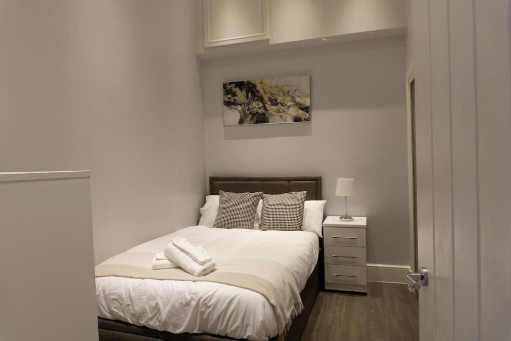 Spacious Apartment In City Centre - Free Parking 诺丁汉 外观 照片