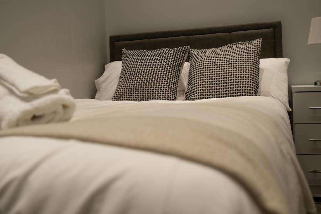 Spacious Apartment In City Centre - Free Parking 诺丁汉 外观 照片