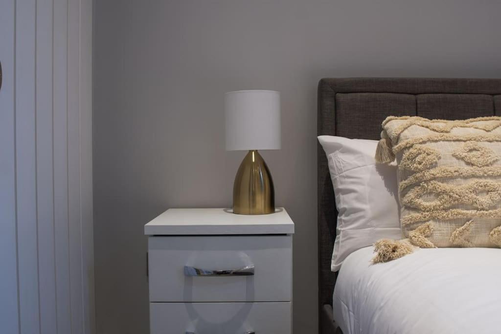 Spacious Apartment In City Centre - Free Parking 诺丁汉 外观 照片