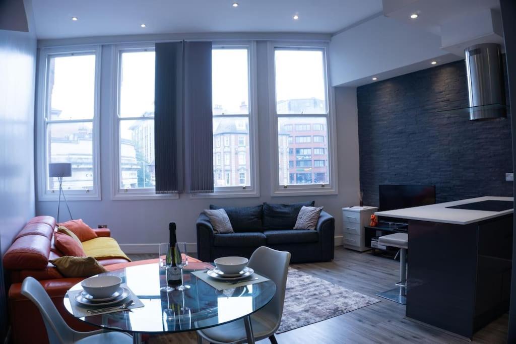 Spacious Apartment In City Centre - Free Parking 诺丁汉 外观 照片
