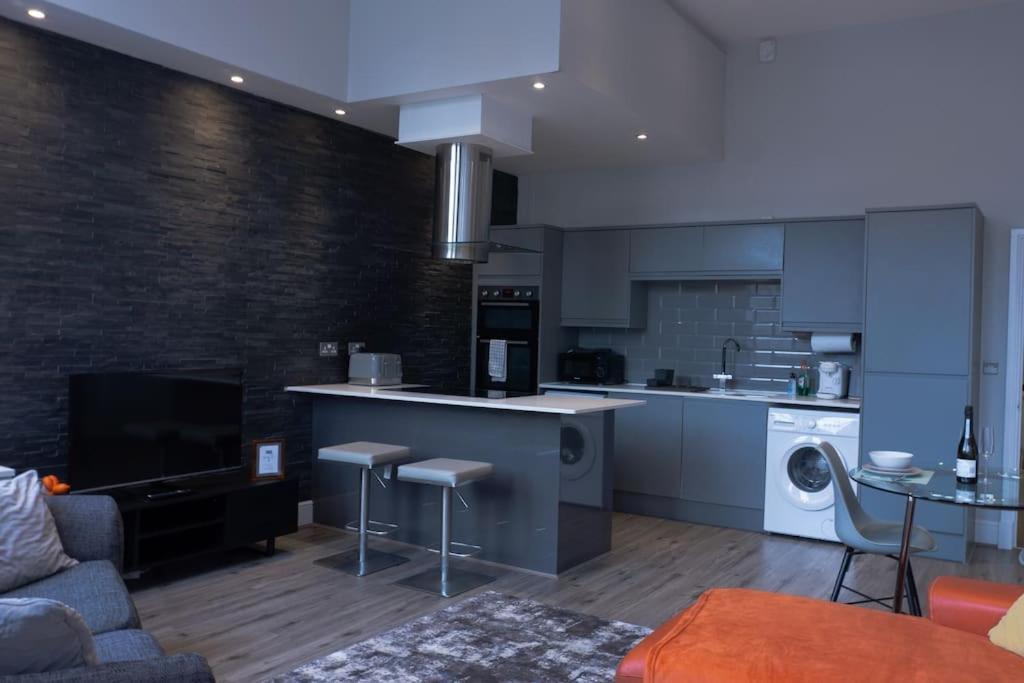 Spacious Apartment In City Centre - Free Parking 诺丁汉 外观 照片